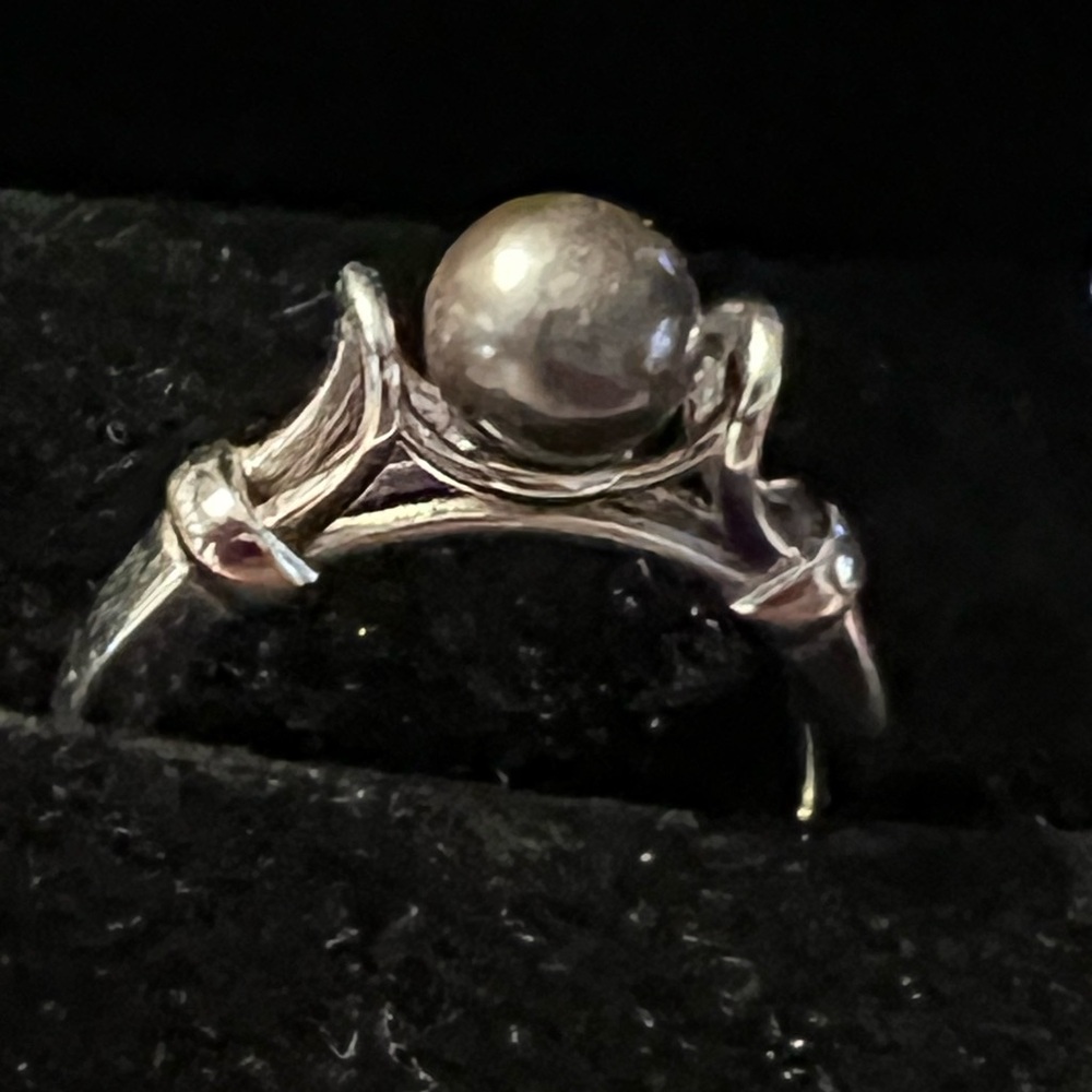Vantel Pearls Silver Ring with Gray Pearl